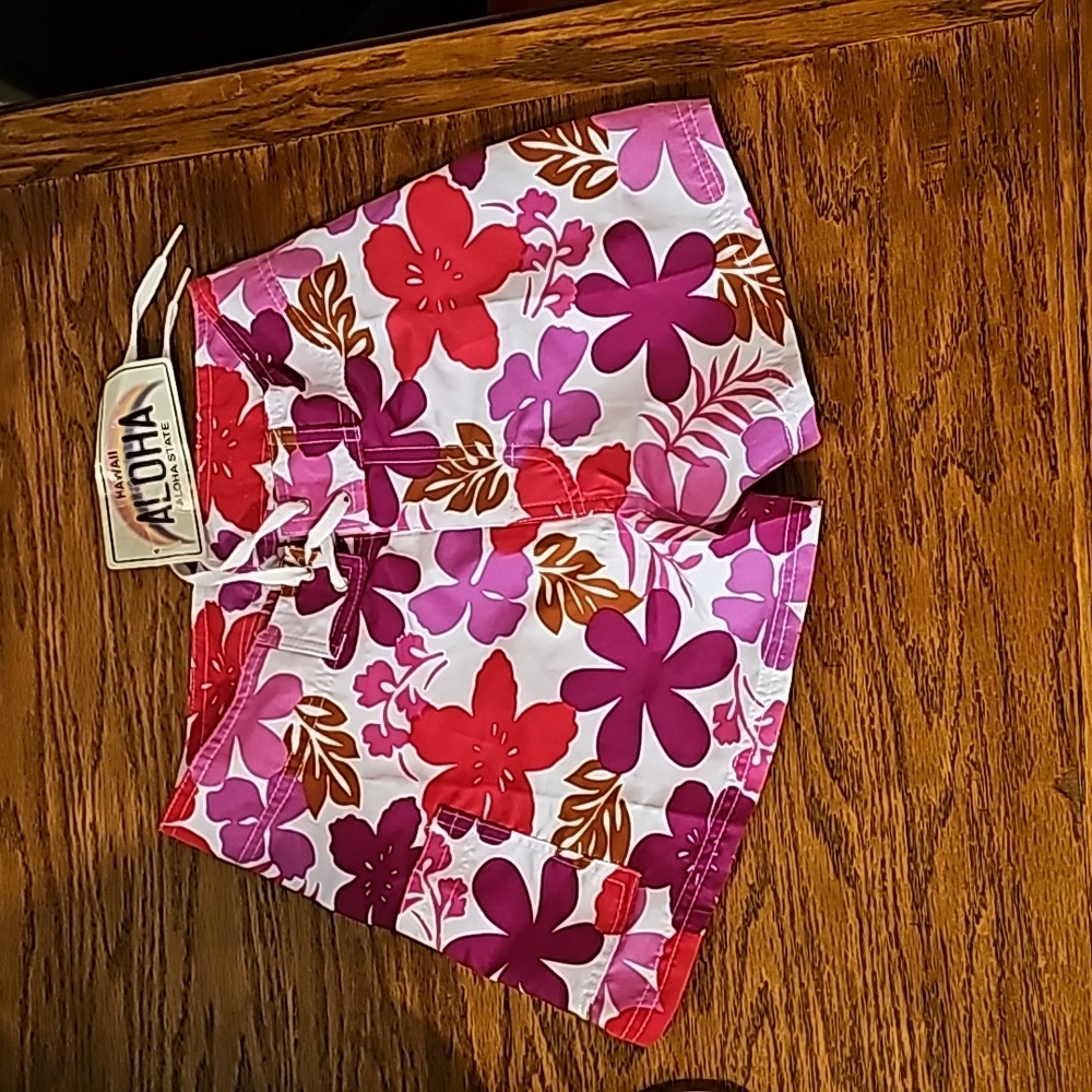 Aloha ladie's boardshort size small (multi-colored) NWT